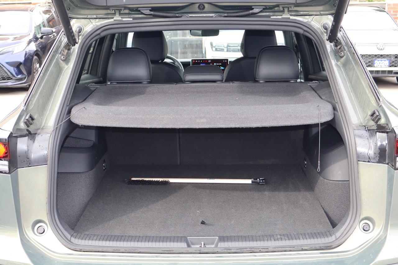 2026 Volkswagen Tiguan Comfortline R-Line Black Edition 4MOTION Photo