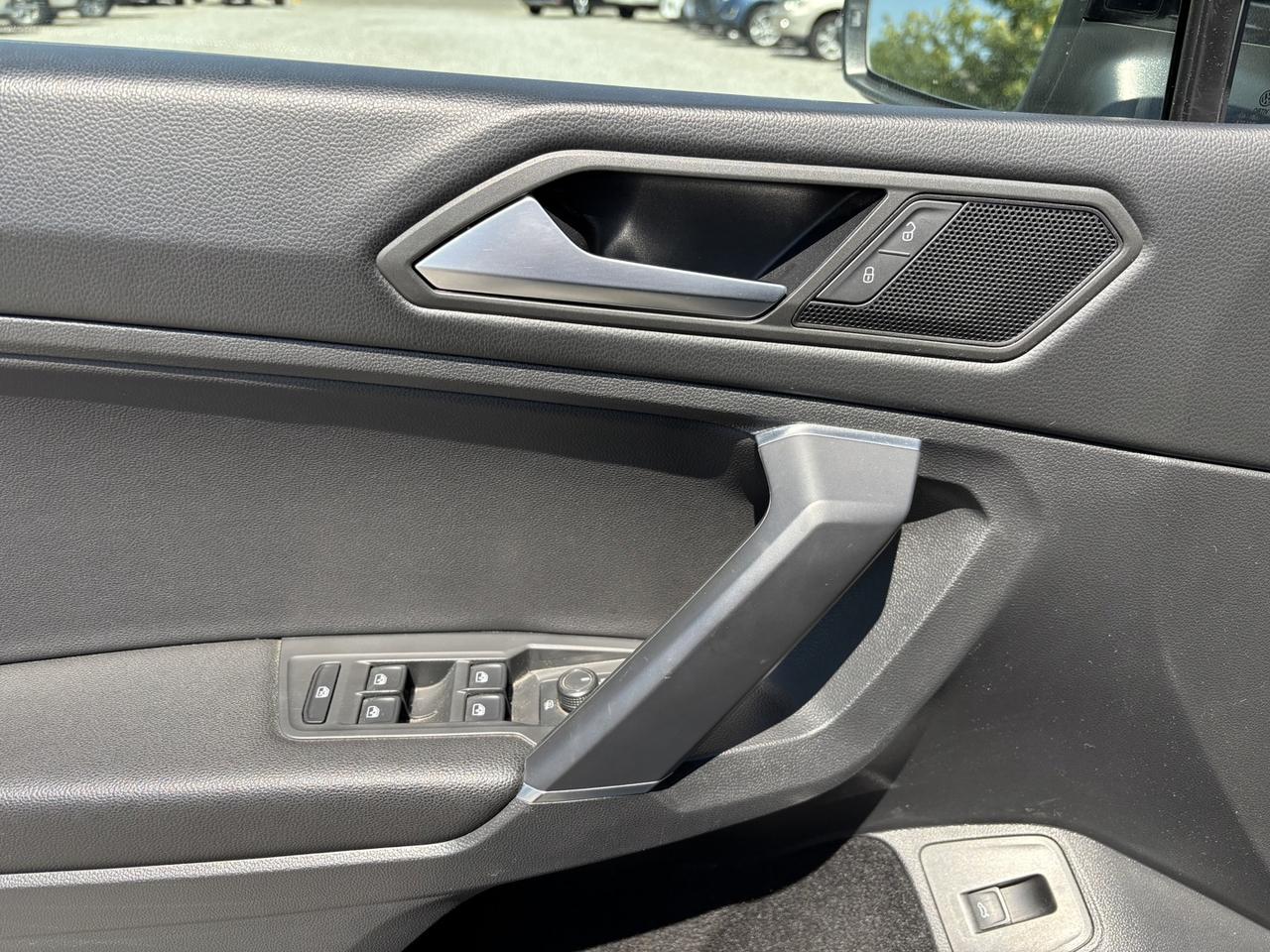 2020 Volkswagen Tiguan SE 4Motion AWD Photo