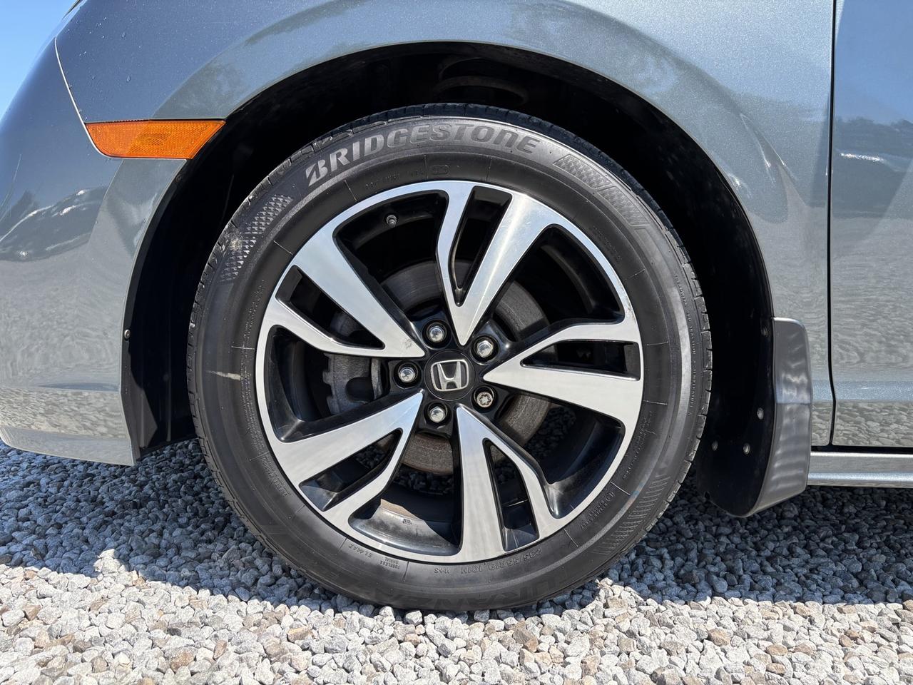 2019 Honda Odyssey Touring Photo