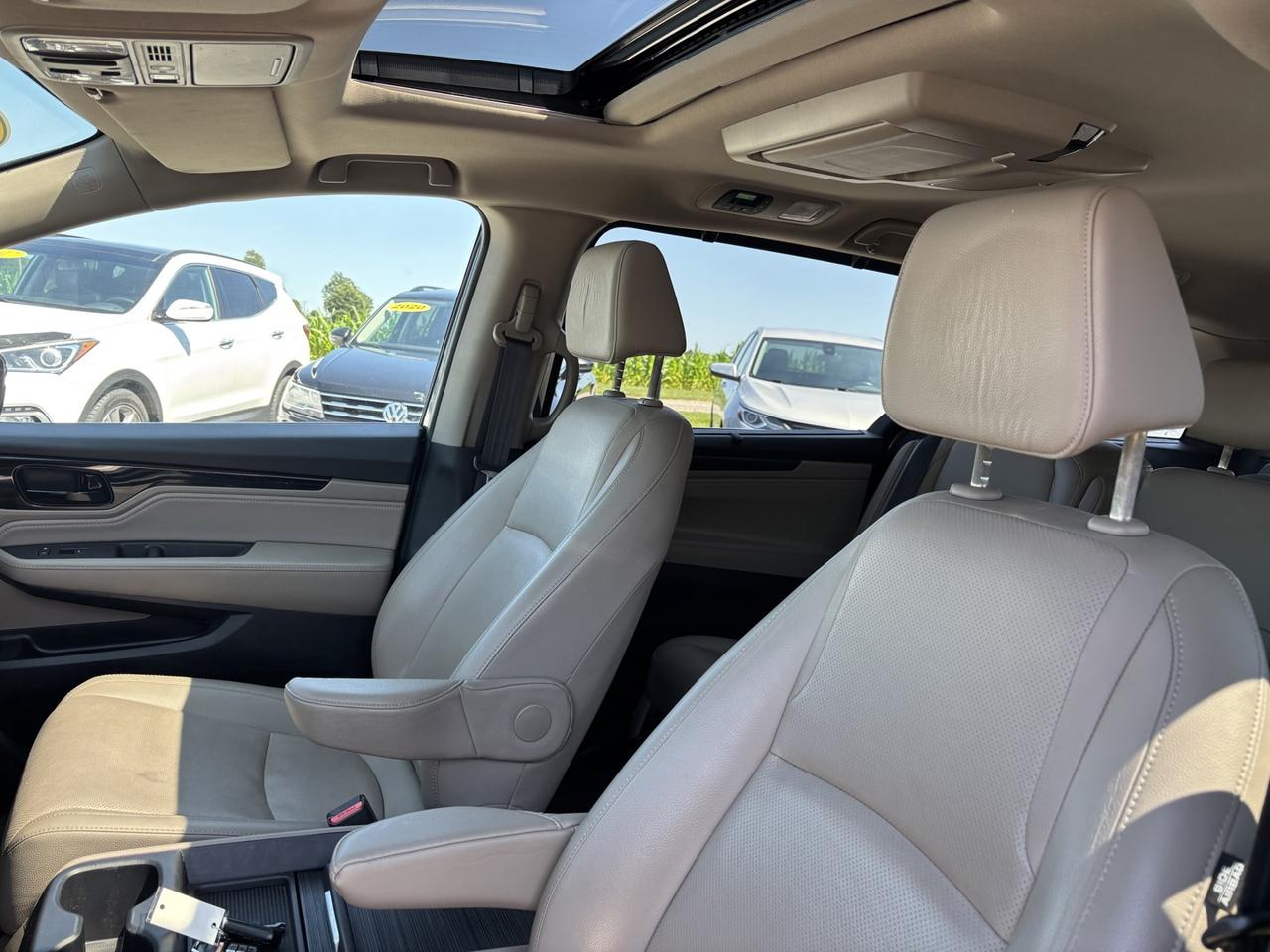 2019 Honda Odyssey Touring Photo