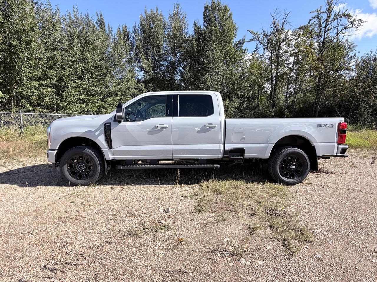 2026 Ford F-350 4X4 CREW CAB PICKUP/ Photo2