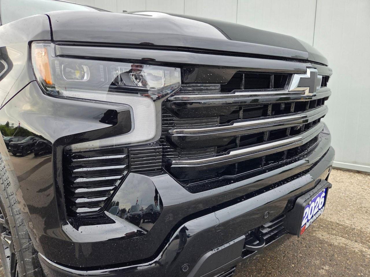 2026 Chevrolet Silverado 1500 Crew Cab Short Box 4-Wheel Drive High Country Photo5