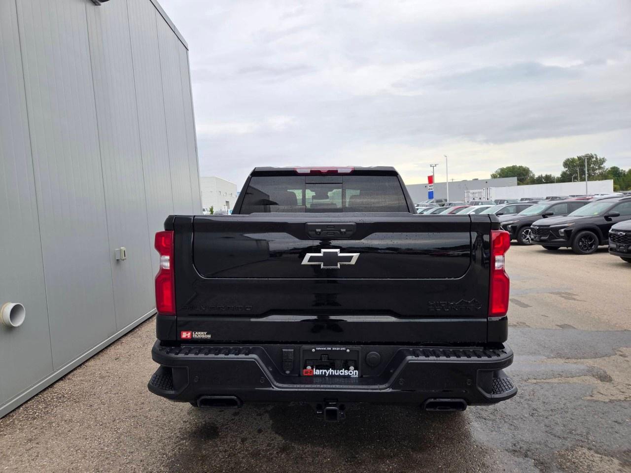 2026 Chevrolet Silverado 1500 Crew Cab Short Box 4-Wheel Drive High Country Photo