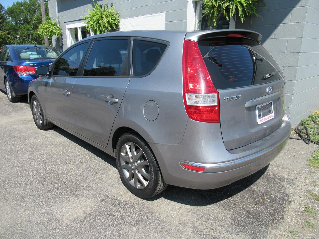 2012 Hyundai Elantra Touring GLS Sport Photo