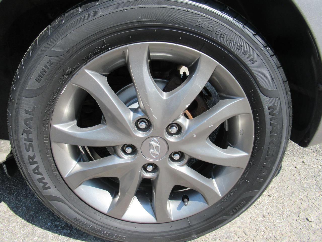 2012 Hyundai Elantra Touring GLS Sport Photo