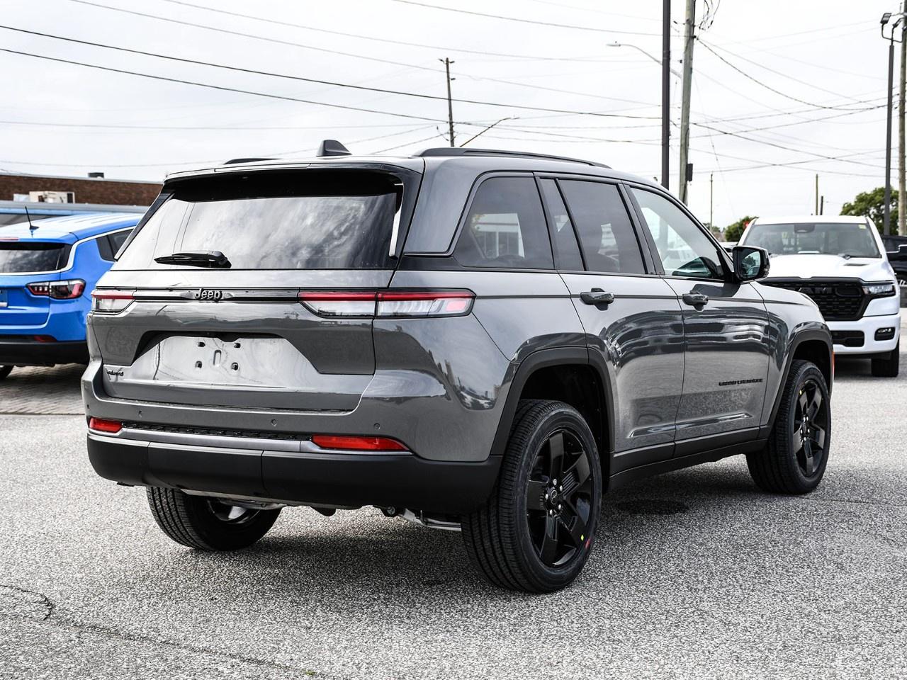 2027 Jeep Grand Cherokee Laredo Altitude 4x4 Photo