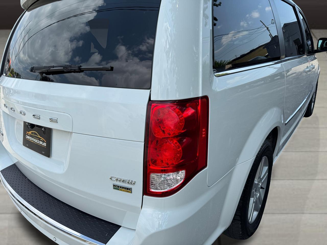 2017 Dodge Grand Caravan Crew+Power Sliding Doors+CLEAN CARFAX Photo