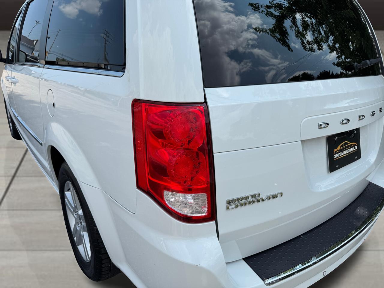 2017 Dodge Grand Caravan Crew+Power Sliding Doors+CLEAN CARFAX Photo