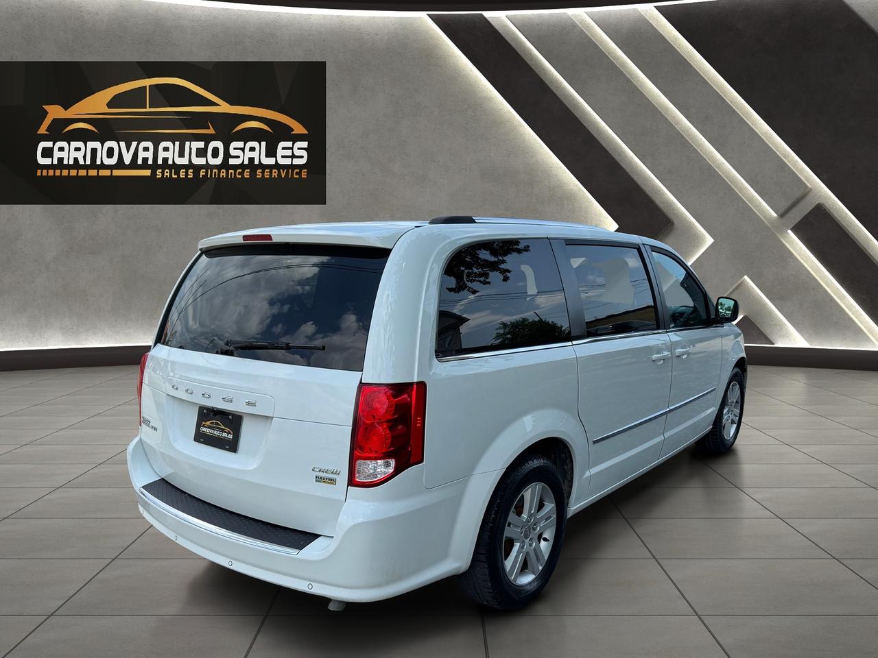 2017 Dodge Grand Caravan Crew+Power Sliding Doors+CLEAN CARFAX Photo