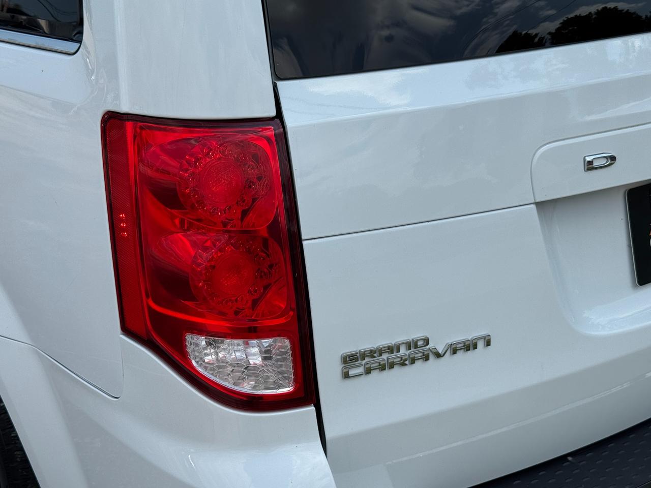 2017 Dodge Grand Caravan Crew+Power Sliding Doors+CLEAN CARFAX Photo