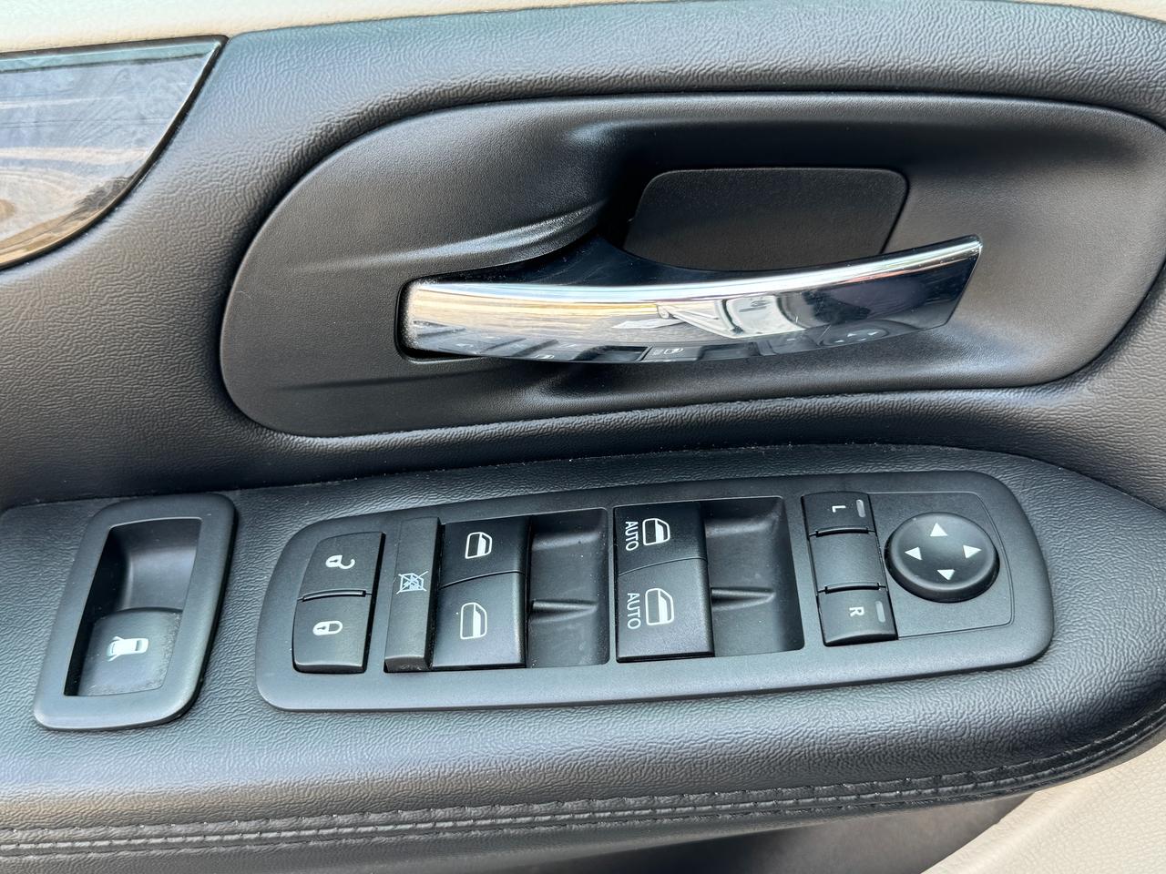 2017 Dodge Grand Caravan Crew+Power Sliding Doors+CLEAN CARFAX Photo
