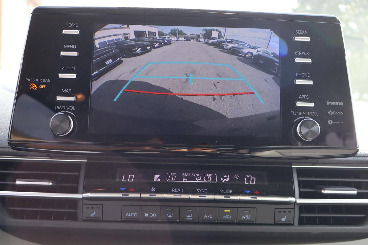 2024 Toyota Sienna XLE Photo