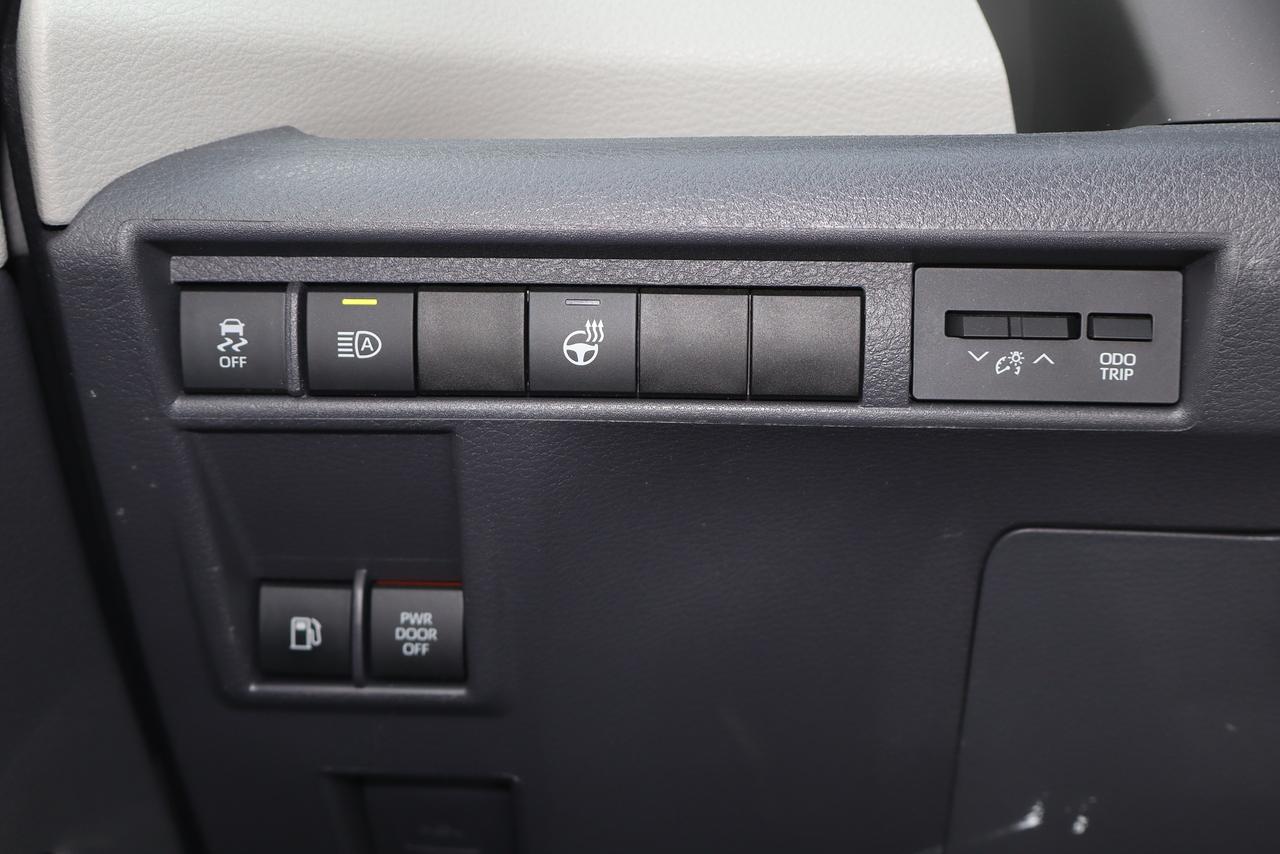 2024 Toyota Sienna XLE Photo