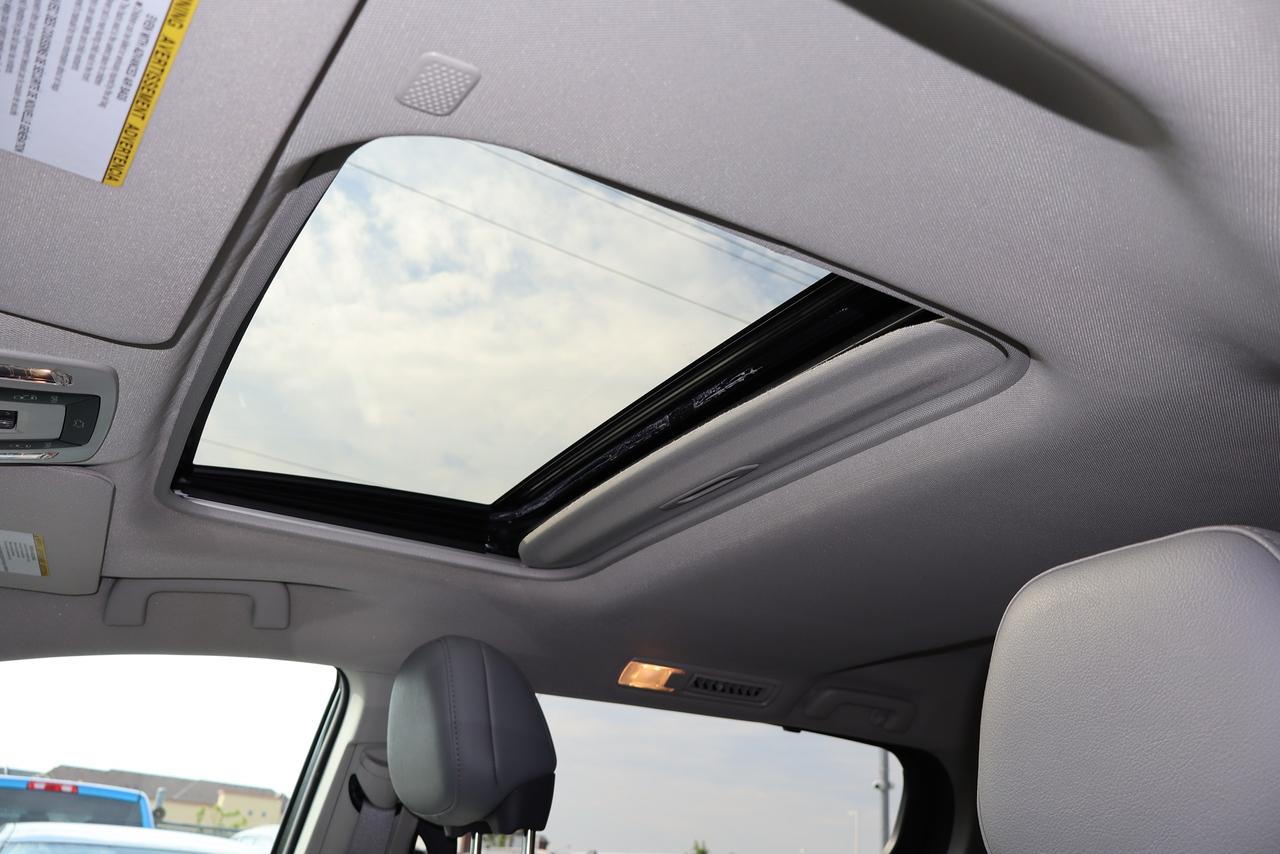 2024 Toyota Sienna XLE Photo