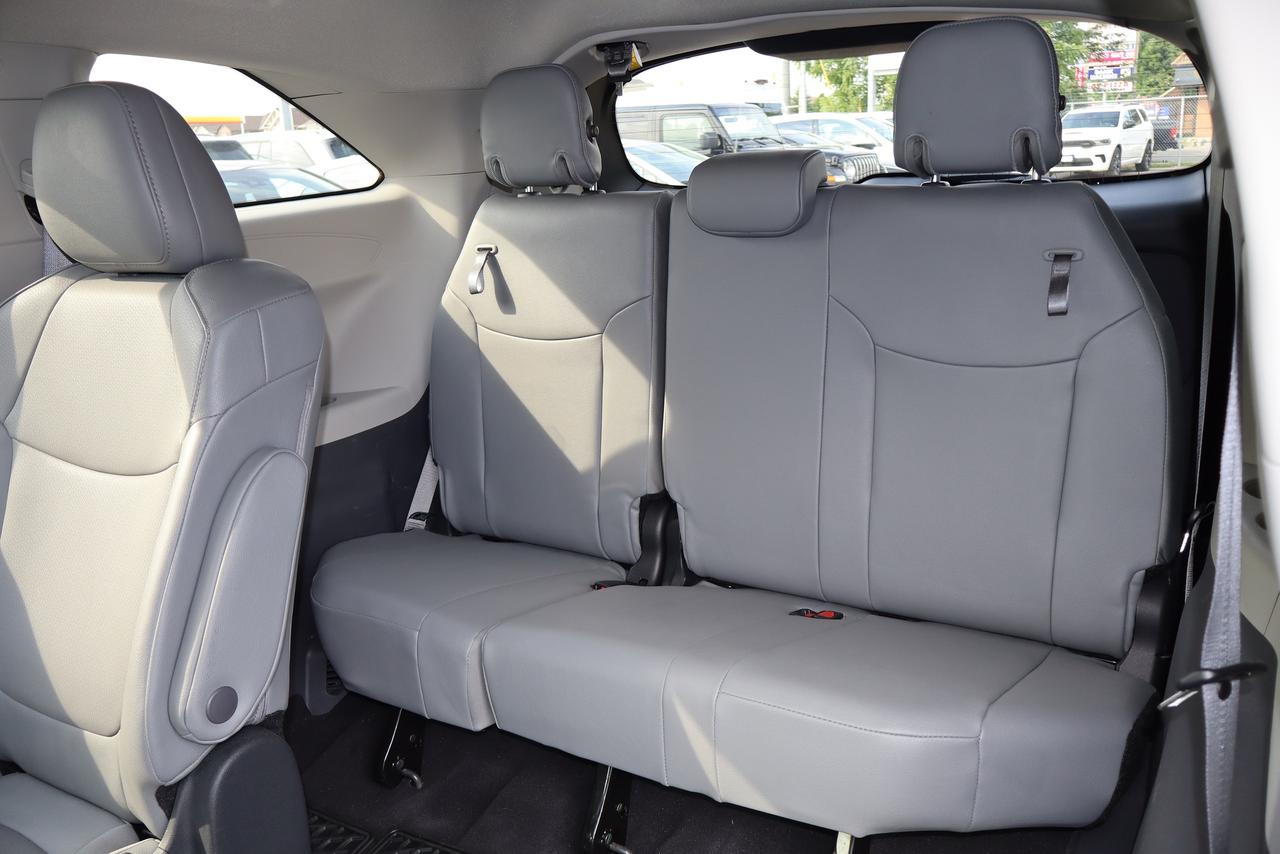 2024 Toyota Sienna XLE Photo