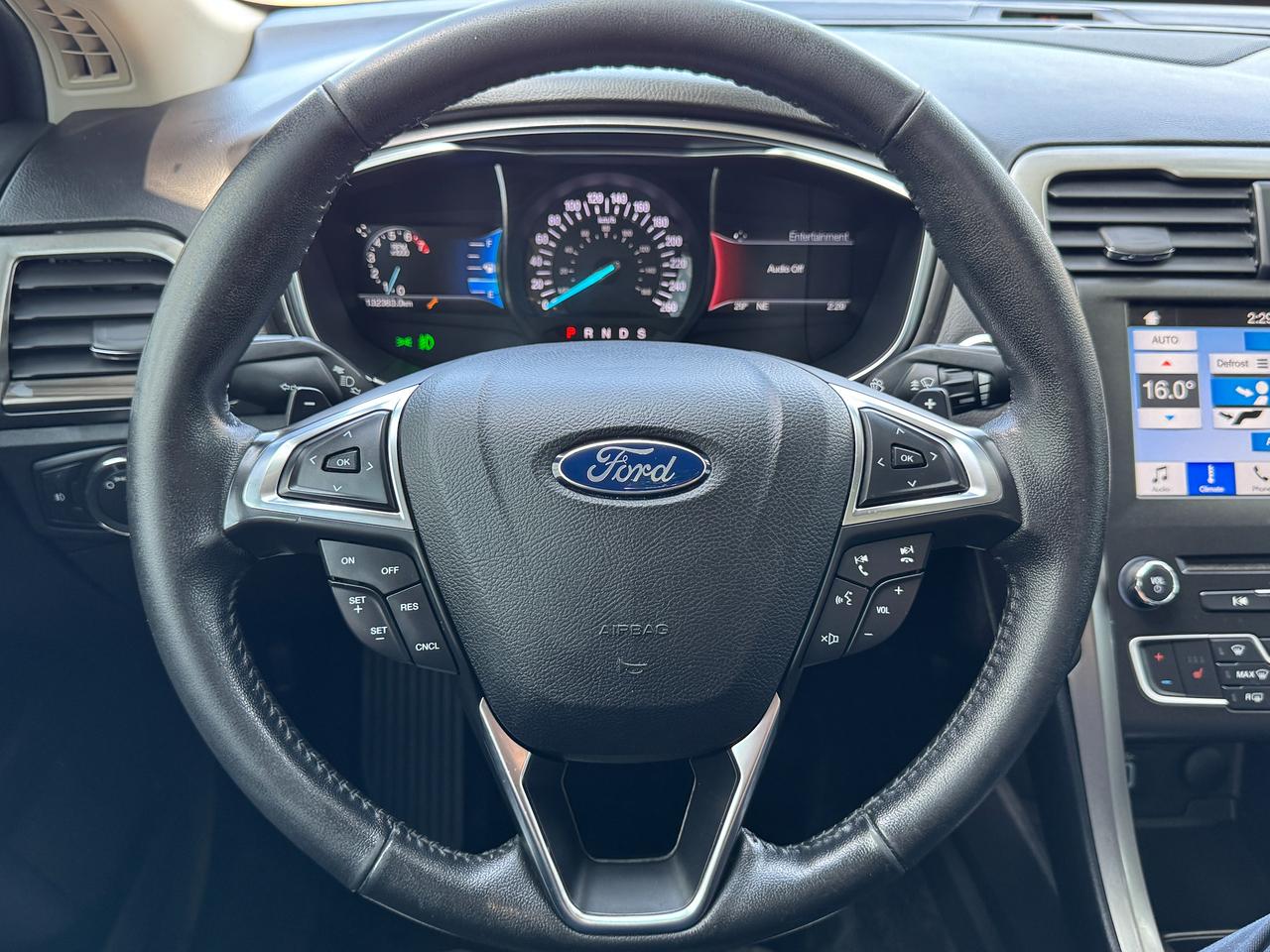 2017 Ford Fusion 2.0L SE AWD+CLEAN CARFAX+Leather+Roof+GPS+Camera Photo