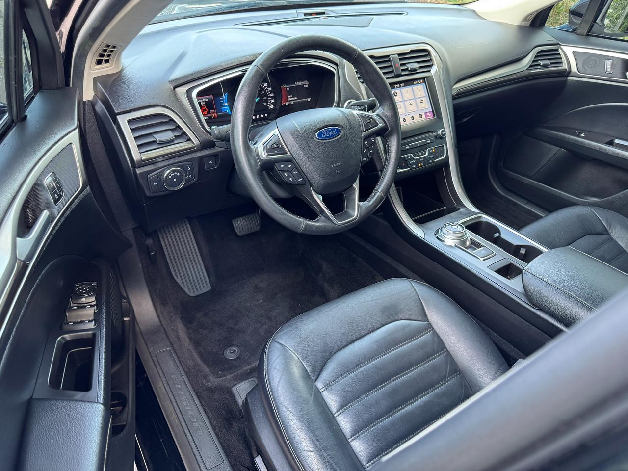 2017 Ford Fusion 2.0L SE AWD+CLEAN CARFAX+Leather+Roof+GPS+Camera Photo