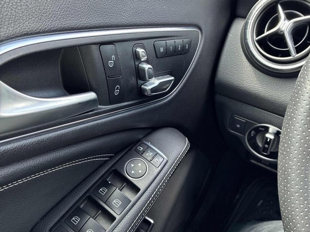 2018 Mercedes-Benz CLA-Class CLA 250 4MATIC PREMIUM PCKG /AMG SPORT PCKG /NAVI Photo