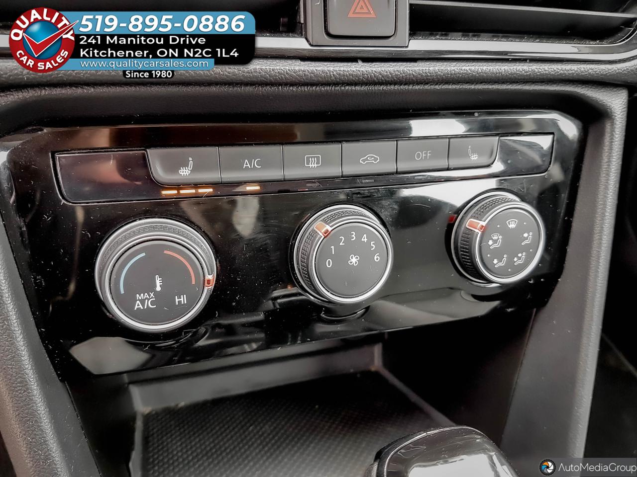 2024 Volkswagen Taos Trendline *HEATED SEATS* Photo