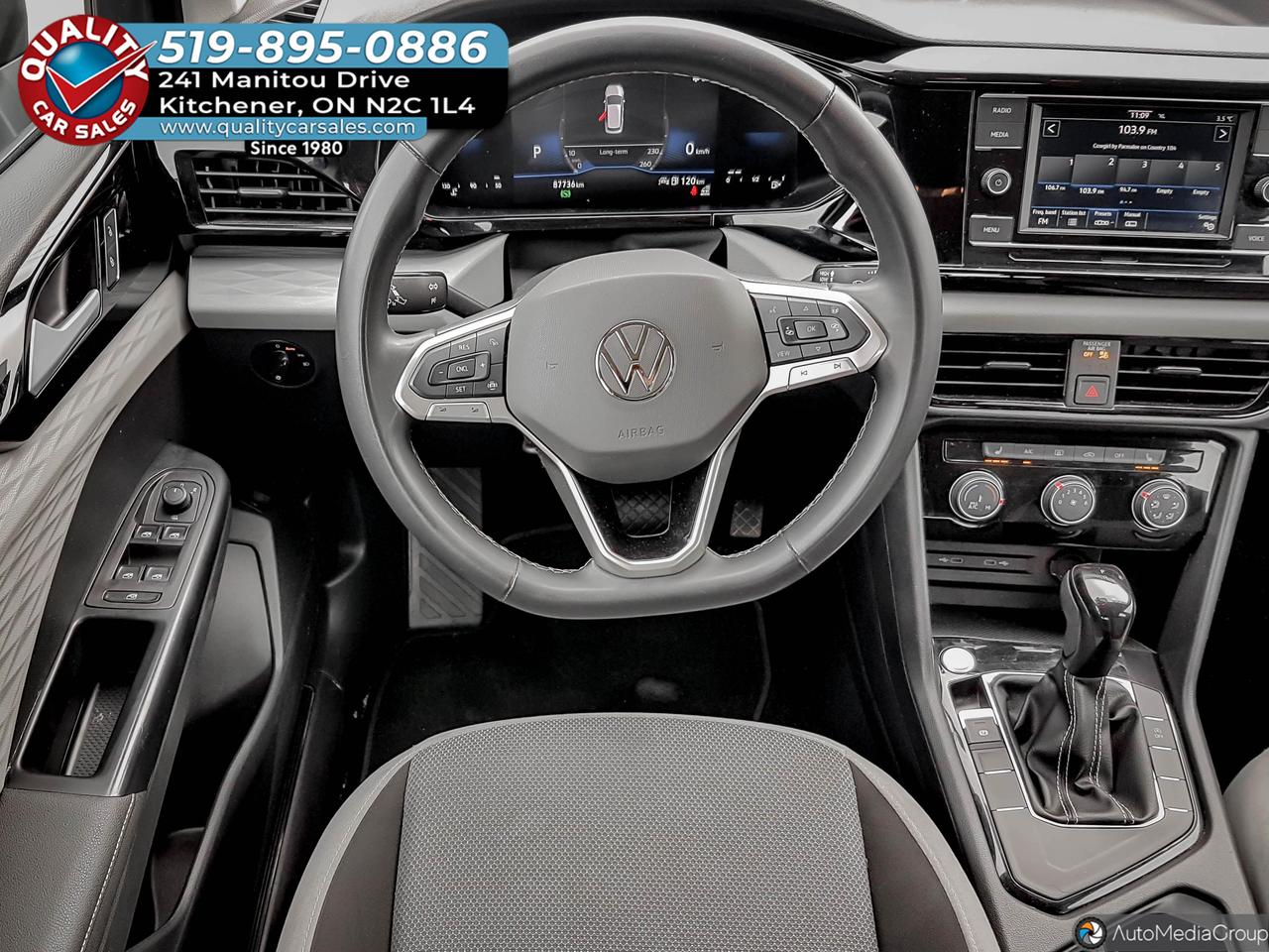 2024 Volkswagen Taos Trendline *HEATED SEATS* Photo
