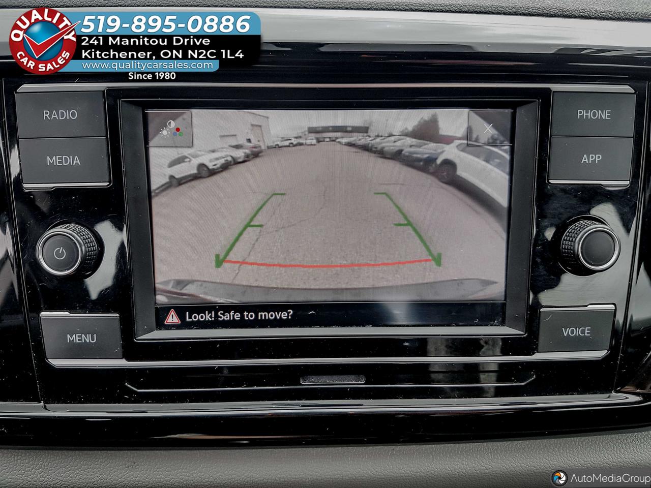 2024 Volkswagen Taos Trendline *HEATED SEATS* Photo