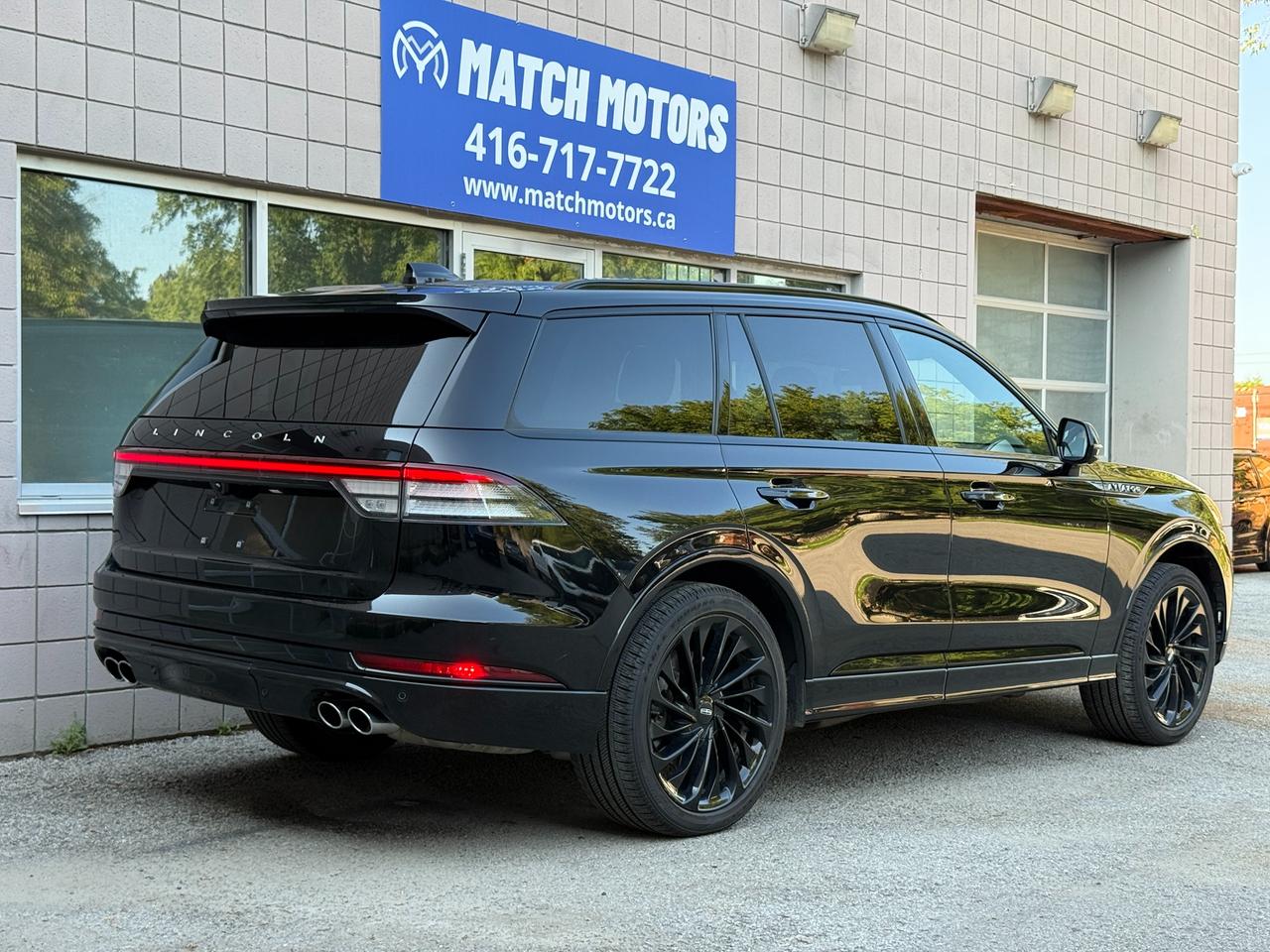 2025 Lincoln Aviator Reserve AWD Photo4