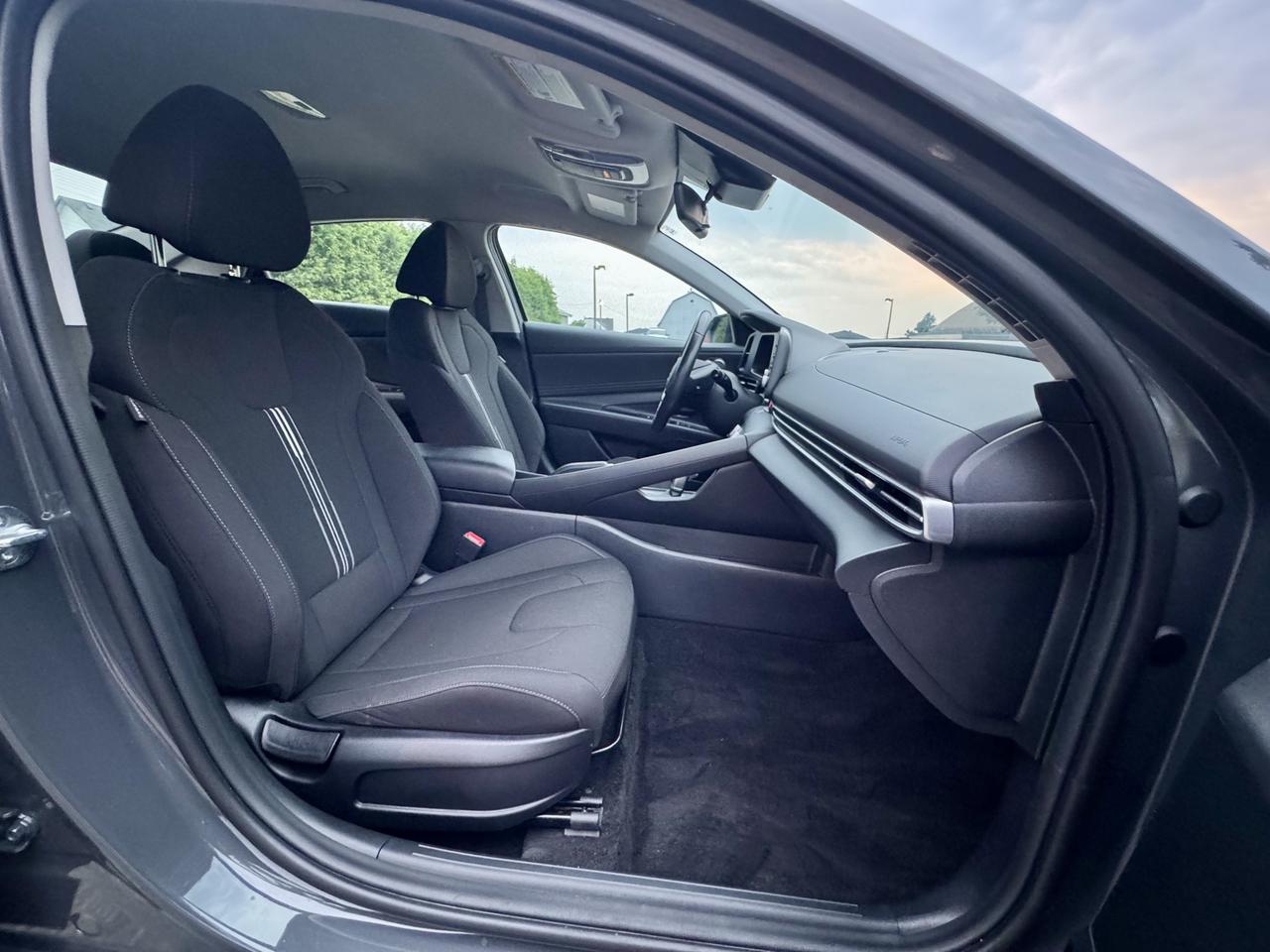 2024 Hyundai Elantra Preferred Photo