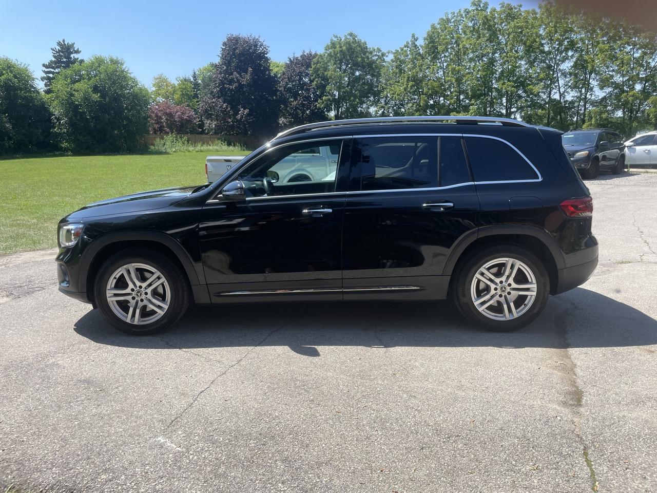 2021 Mercedes-Benz GLB-Class GLB 250 4MATIC *Clean Carfax Photo