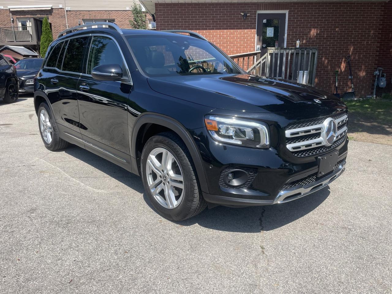 2021 Mercedes-Benz GLB-Class GLB 250 4MATIC *Clean Carfax Photo
