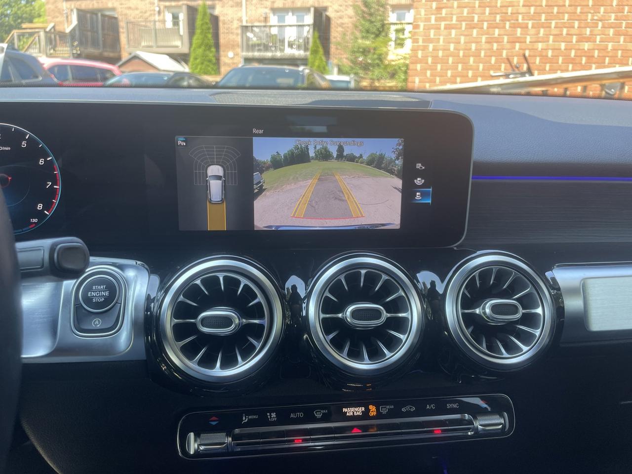 2021 Mercedes-Benz GLB-Class GLB 250 4MATIC *Clean Carfax Photo