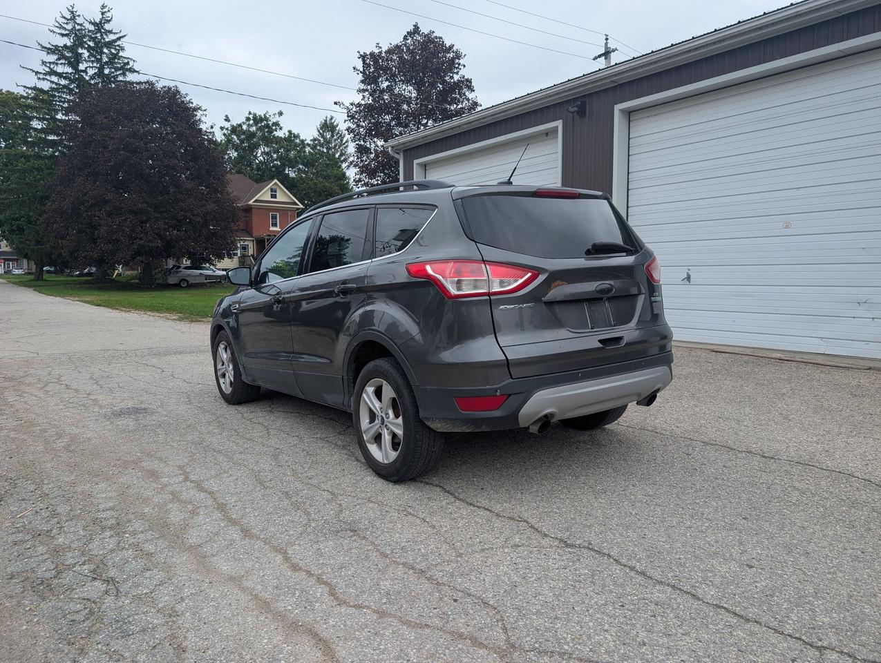 2015 Ford Escape SE FWD Photo3