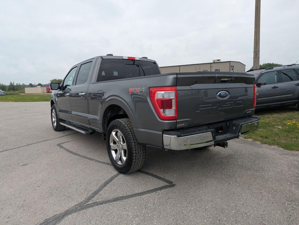 2023 Ford F-150 Lariat 4WD SuperCrew 6.5' Box Photo3