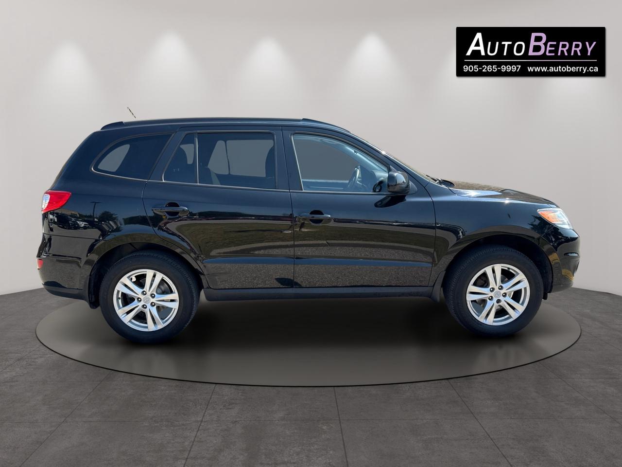 2012 Hyundai Santa Fe FWD 4dr I4 Auto GL Premium Photo