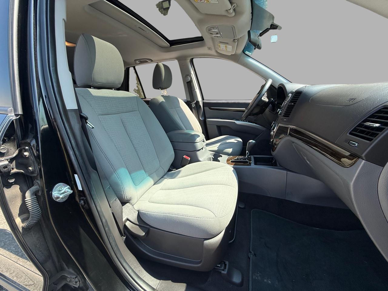 2012 Hyundai Santa Fe FWD 4dr I4 Auto GL Premium Photo