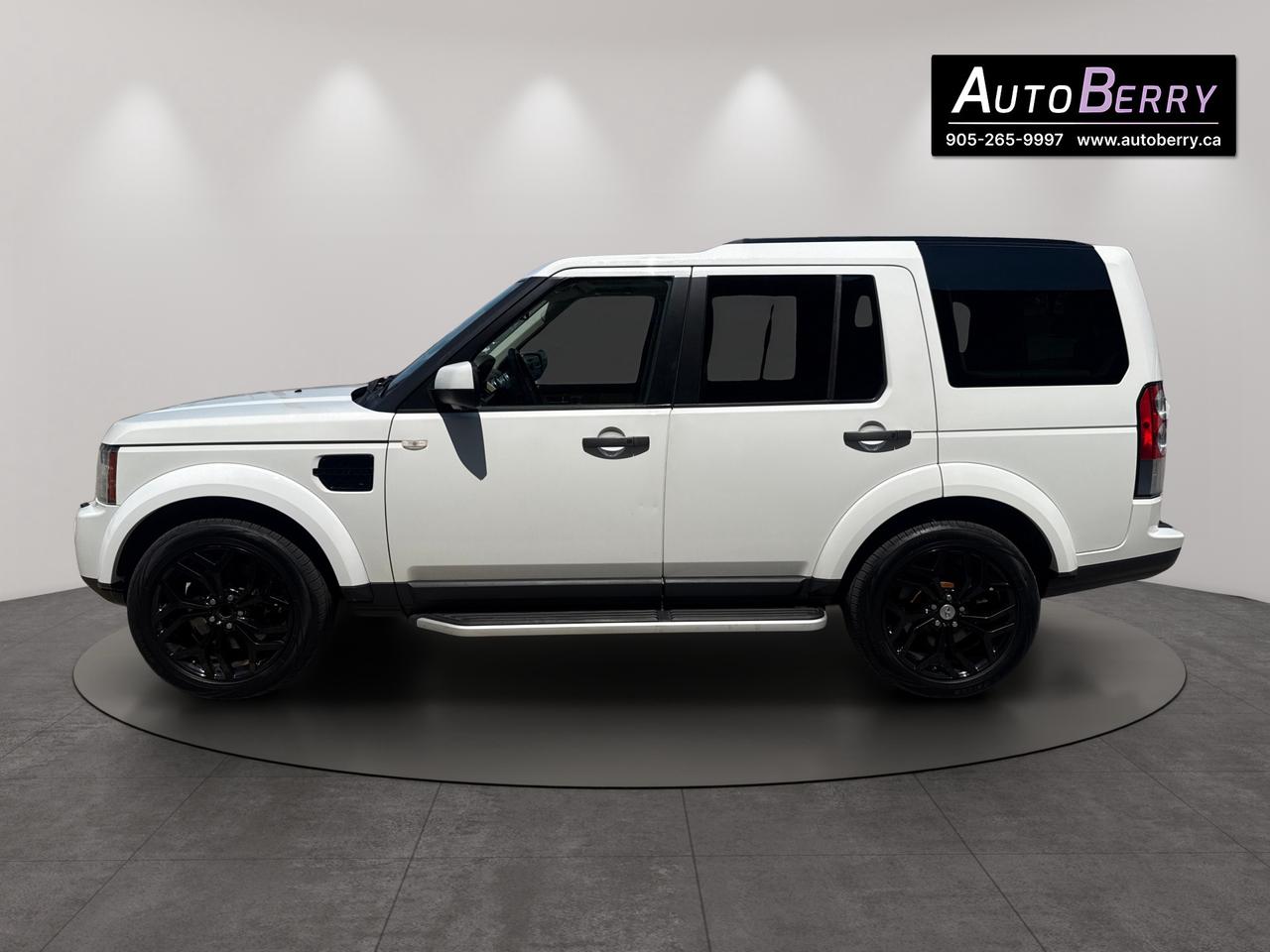 2011 Land Rover LR4 LUX Photo