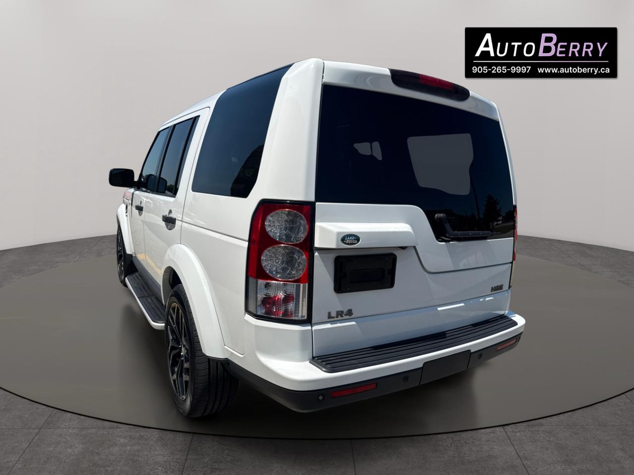2011 Land Rover LR4 LUX Photo