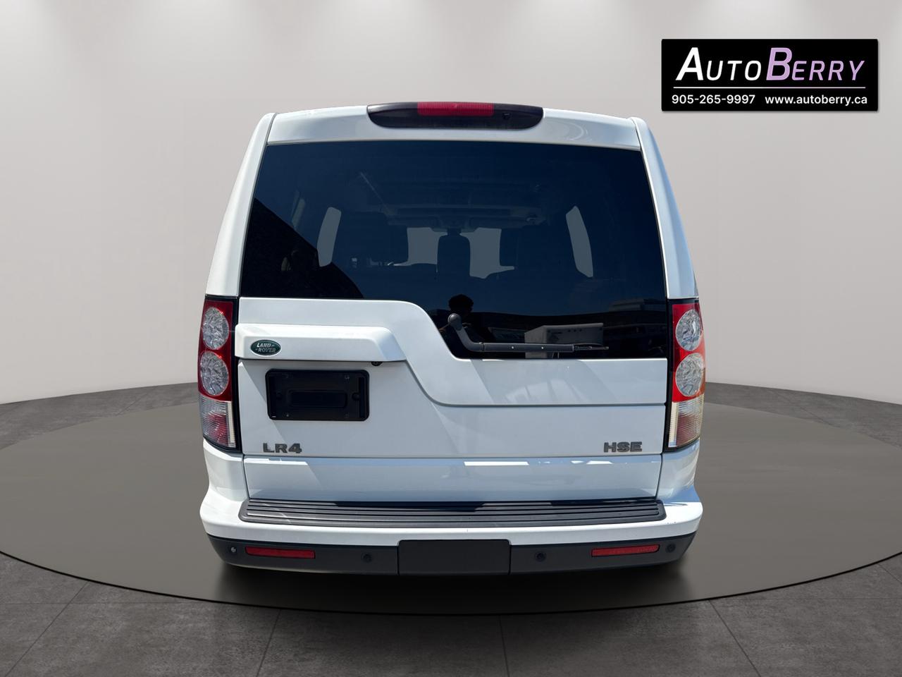 2011 Land Rover LR4 LUX Photo
