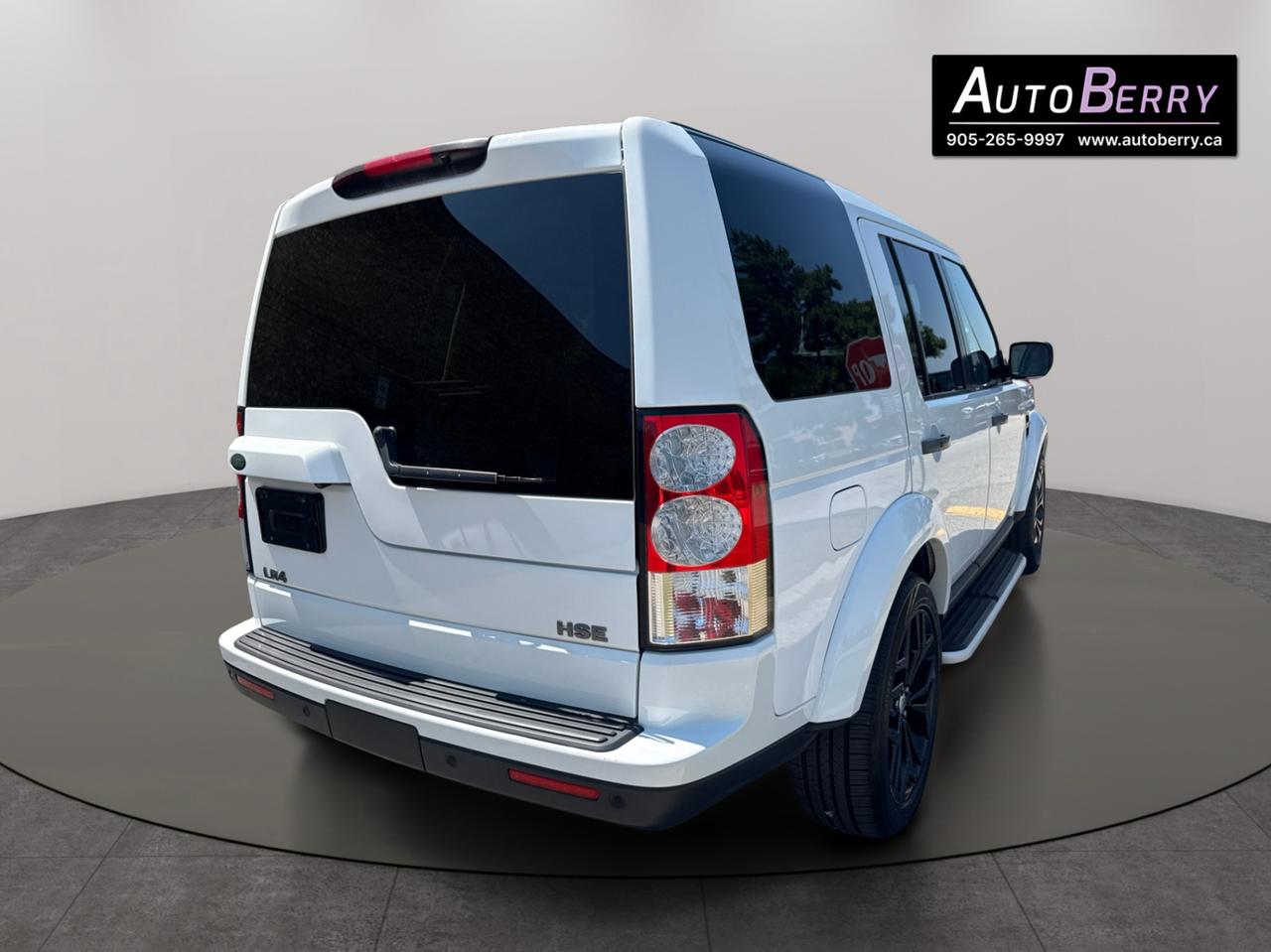 2011 Land Rover LR4 LUX Photo