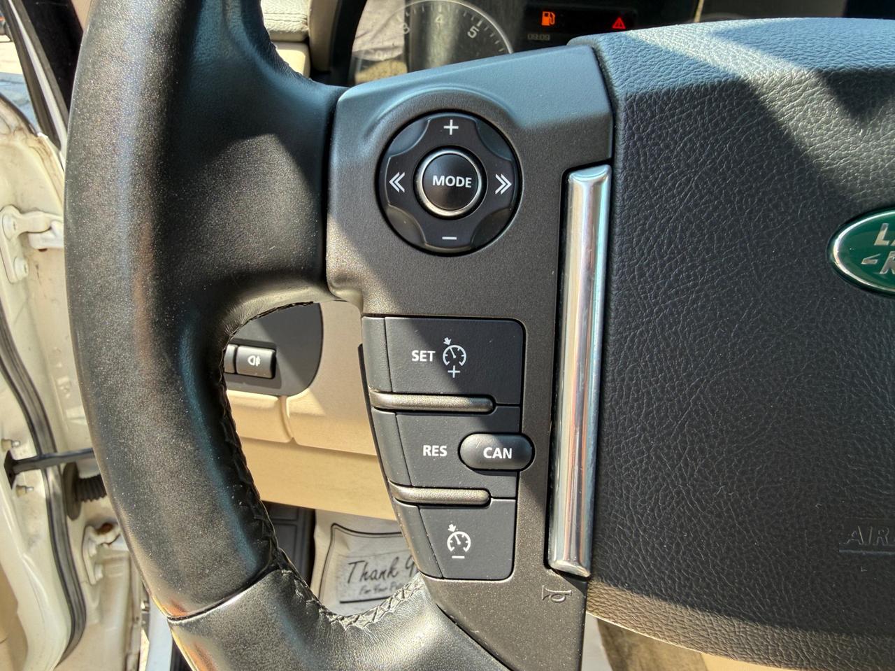 2011 Land Rover LR4 LUX Photo