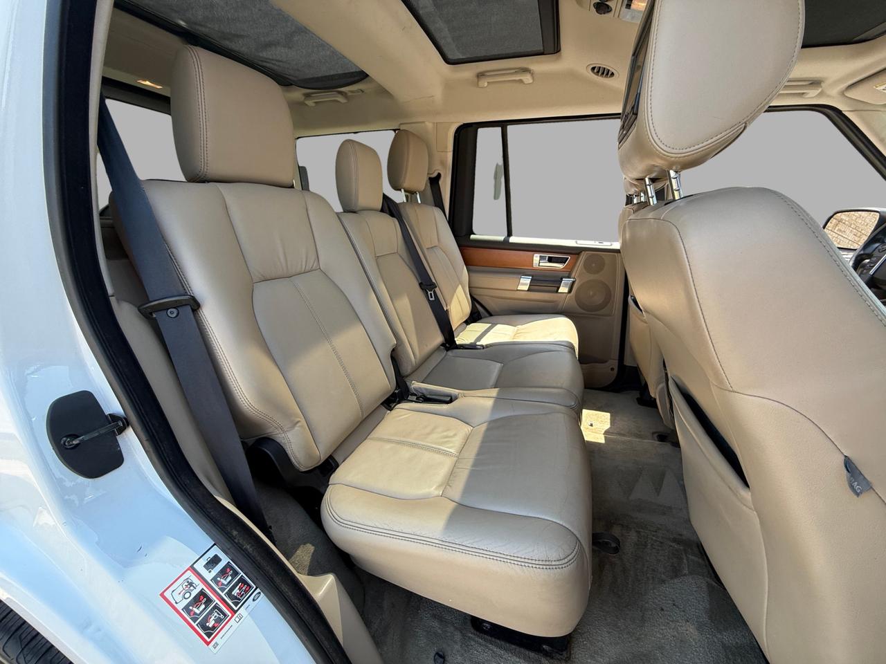 2011 Land Rover LR4 LUX Photo