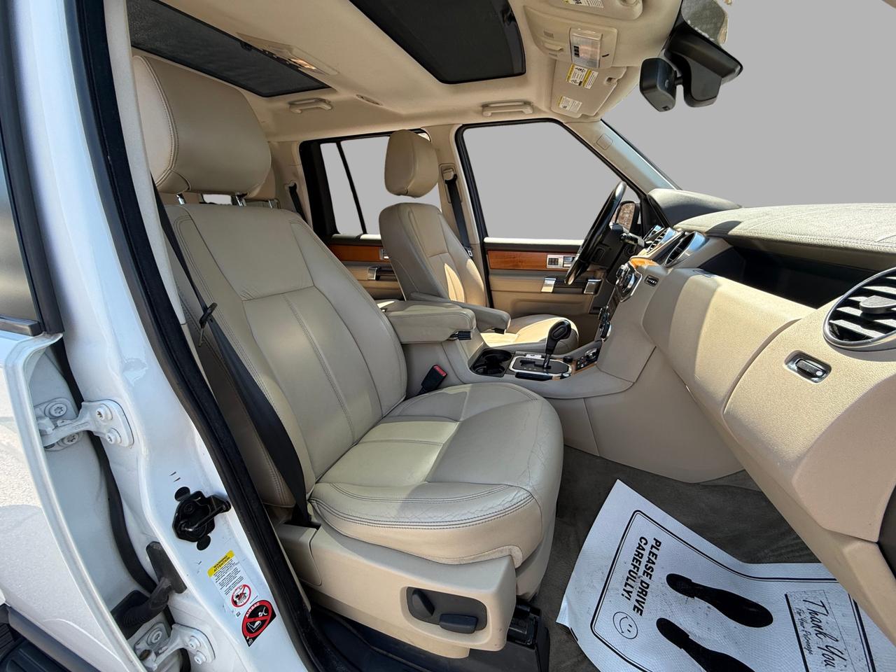 2011 Land Rover LR4 LUX Photo