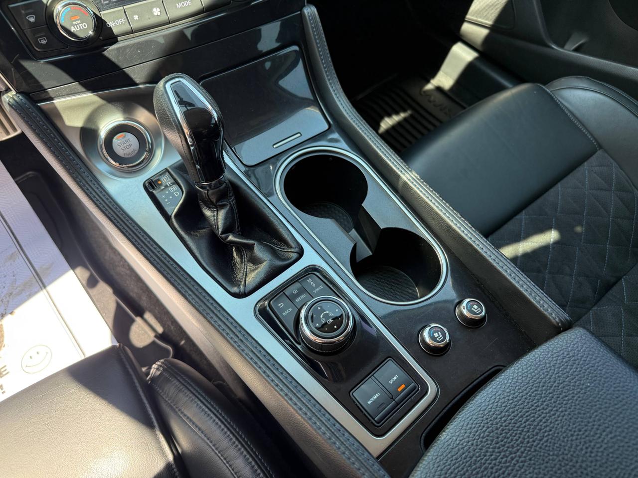 2016 Nissan Maxima SR Photo