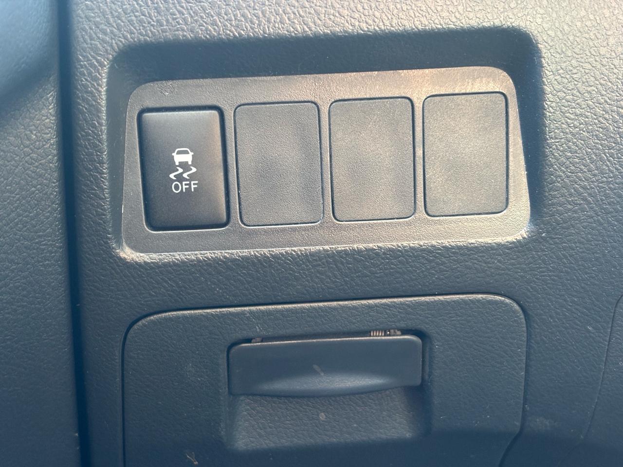 2014 Toyota Matrix 4DR WGN AUTO FWD Photo