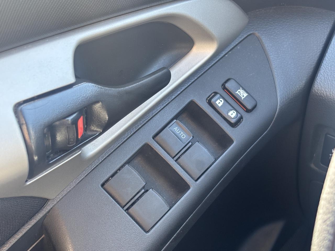 2014 Toyota Matrix 4DR WGN AUTO FWD Photo