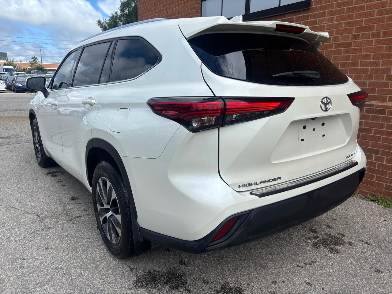 2021 Toyota Highlander XLE AWD Photo