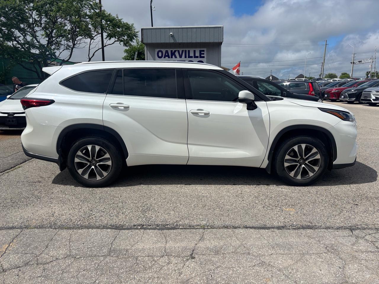 2021 Toyota Highlander XLE AWD Photo