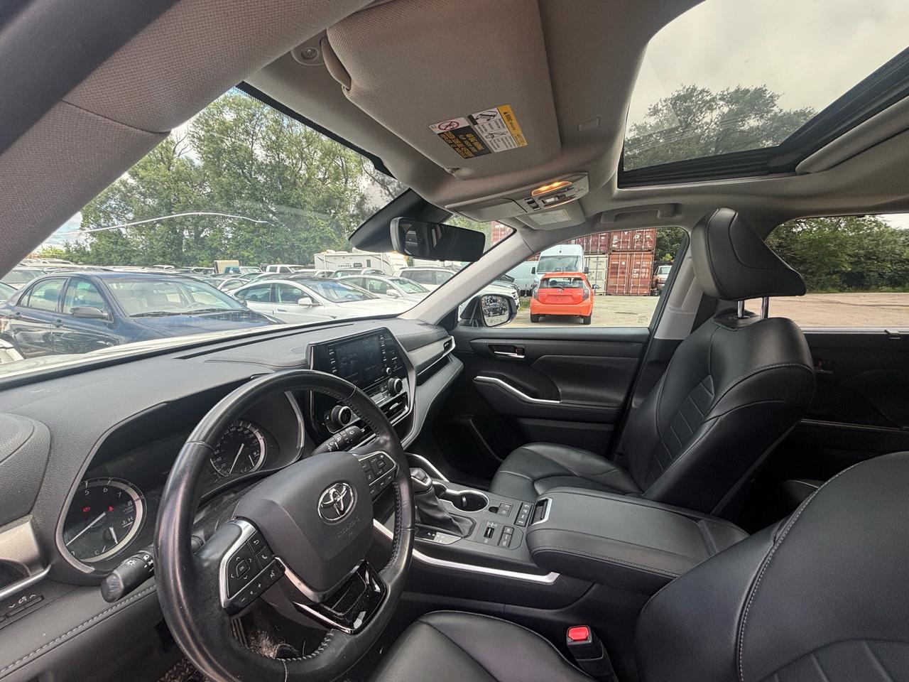 2021 Toyota Highlander XLE AWD Photo