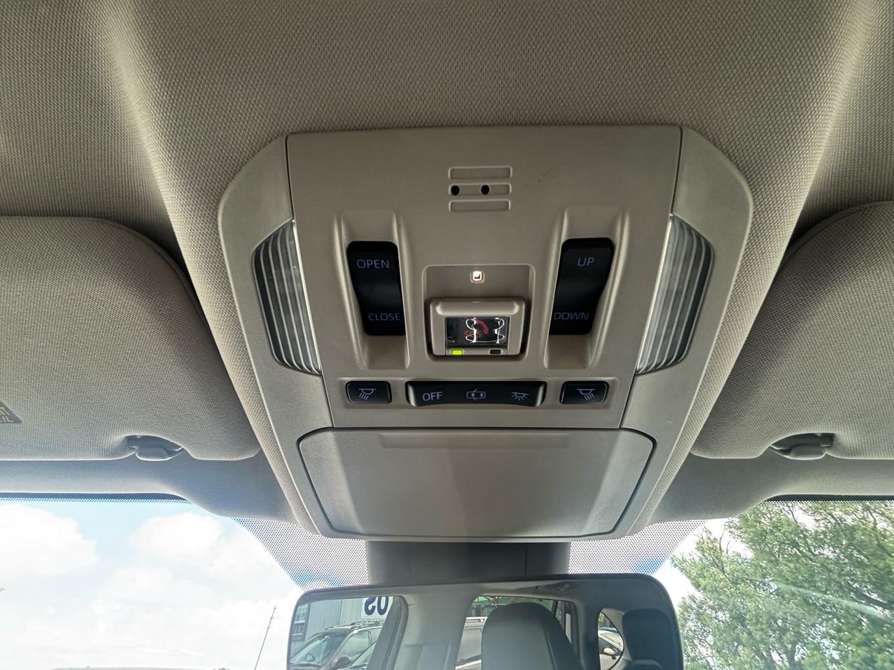 2021 Toyota Highlander XLE AWD Photo