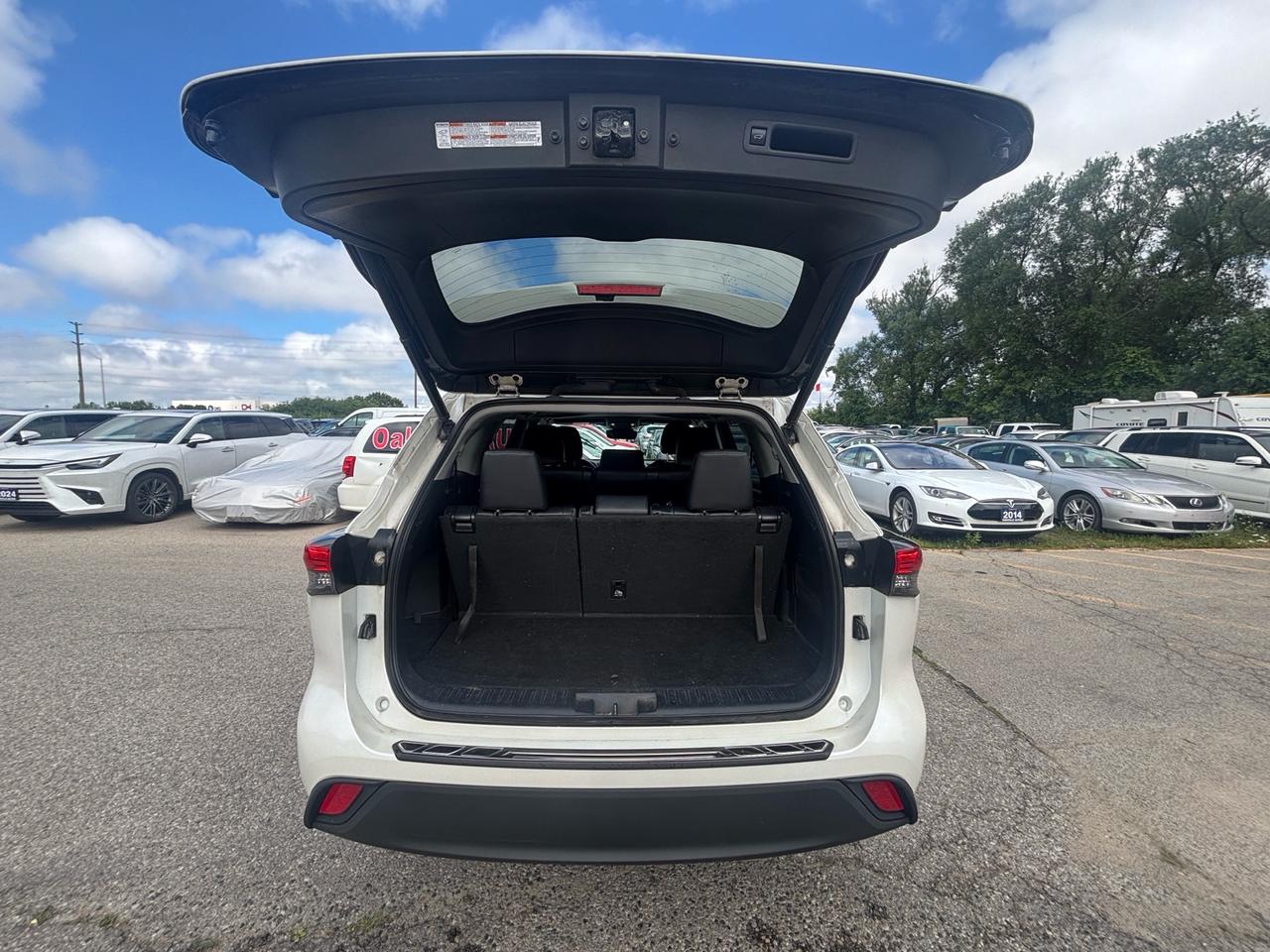 2021 Toyota Highlander XLE AWD Photo
