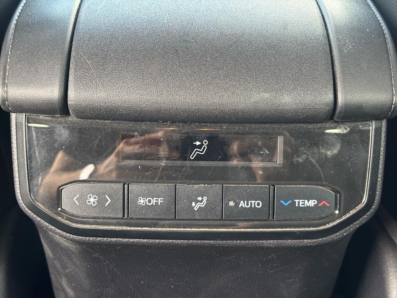 2021 Toyota Highlander XLE AWD Photo